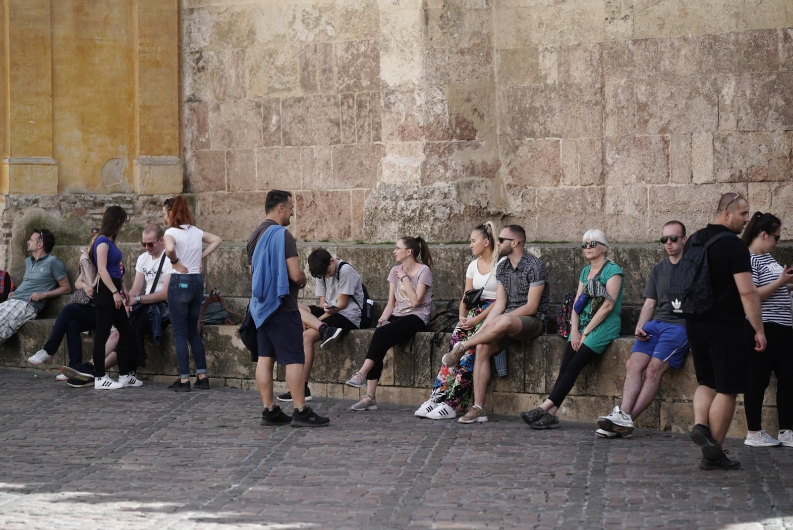 Turistas en el entorno de la Mezquita-Catedral