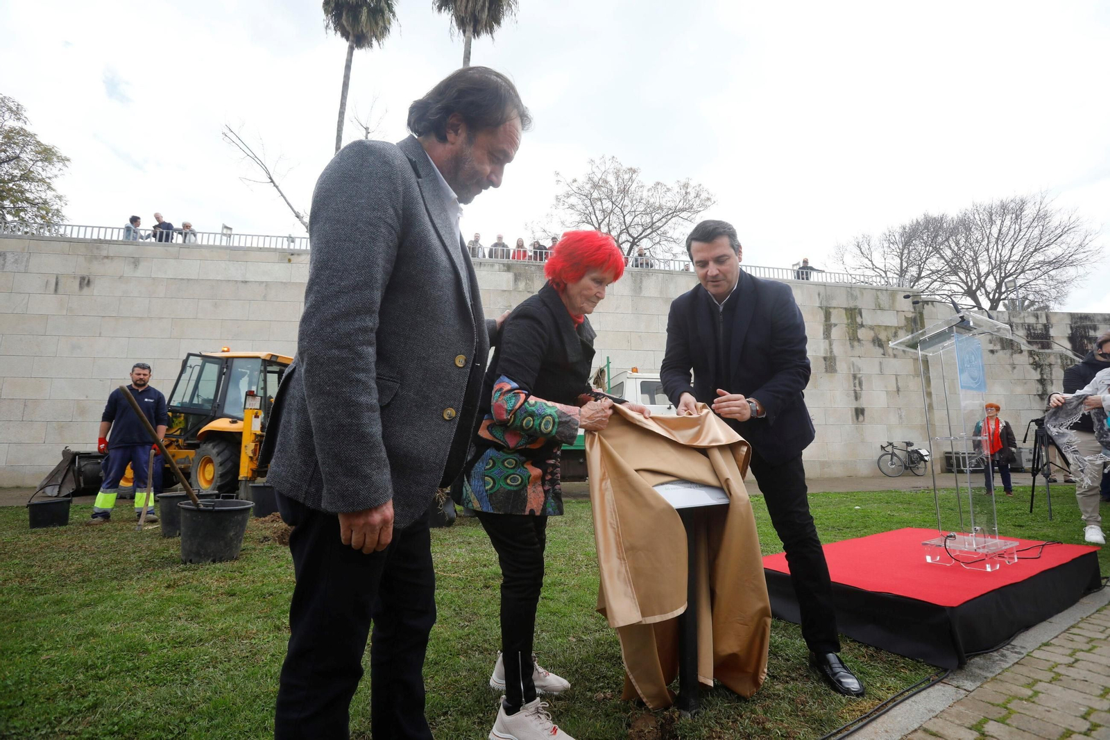 El árbol que siempre recordará a Pepe Larios en Córdoba, en imágenes