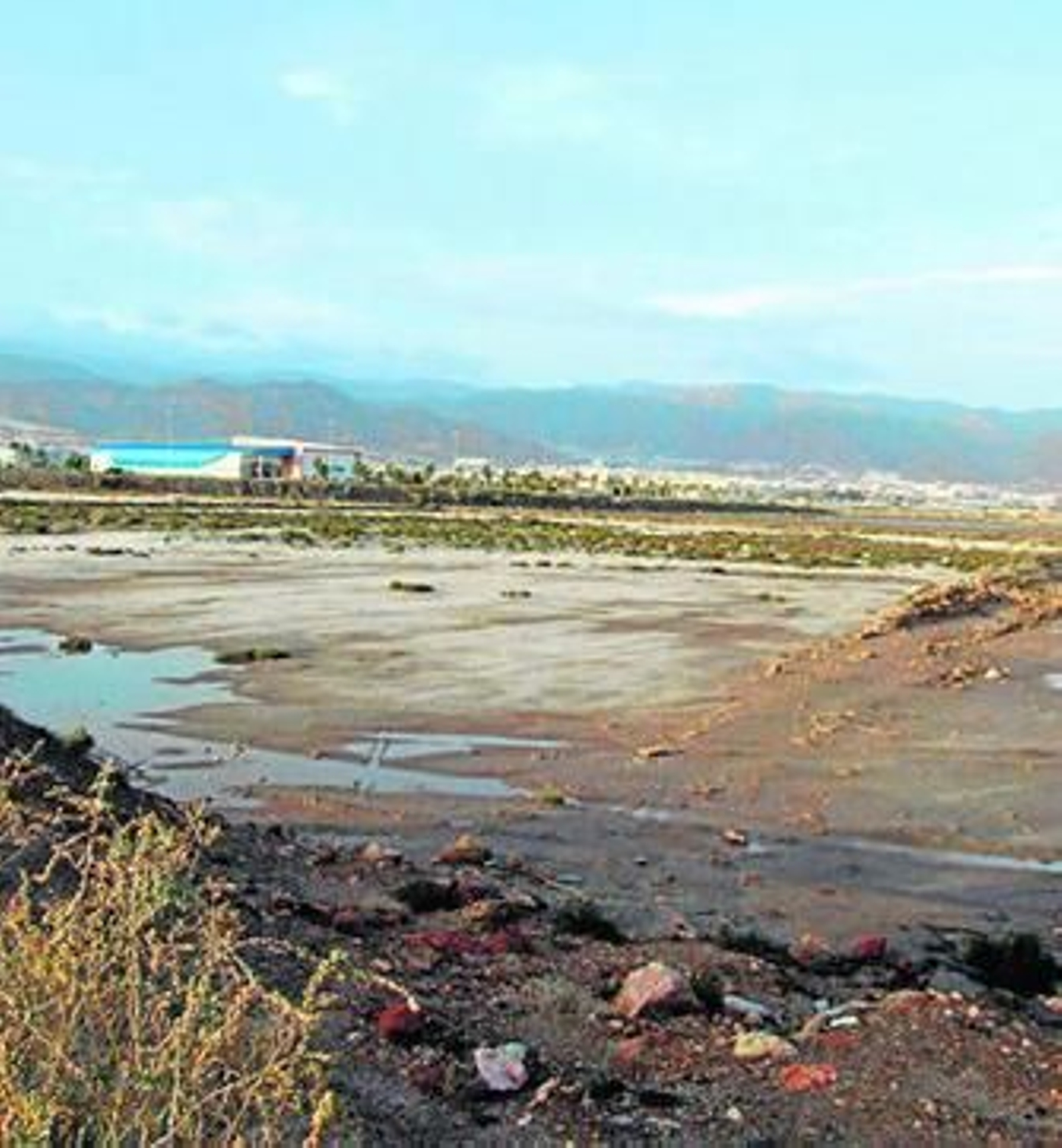 Esta zona se recoge dentro del Plan de Ordenación del Poniente como un sistema de Espacios Libres. Esta zona se recoge dentro del Plan de Ordenación del Poniente como un sistema de Espacios Libres.