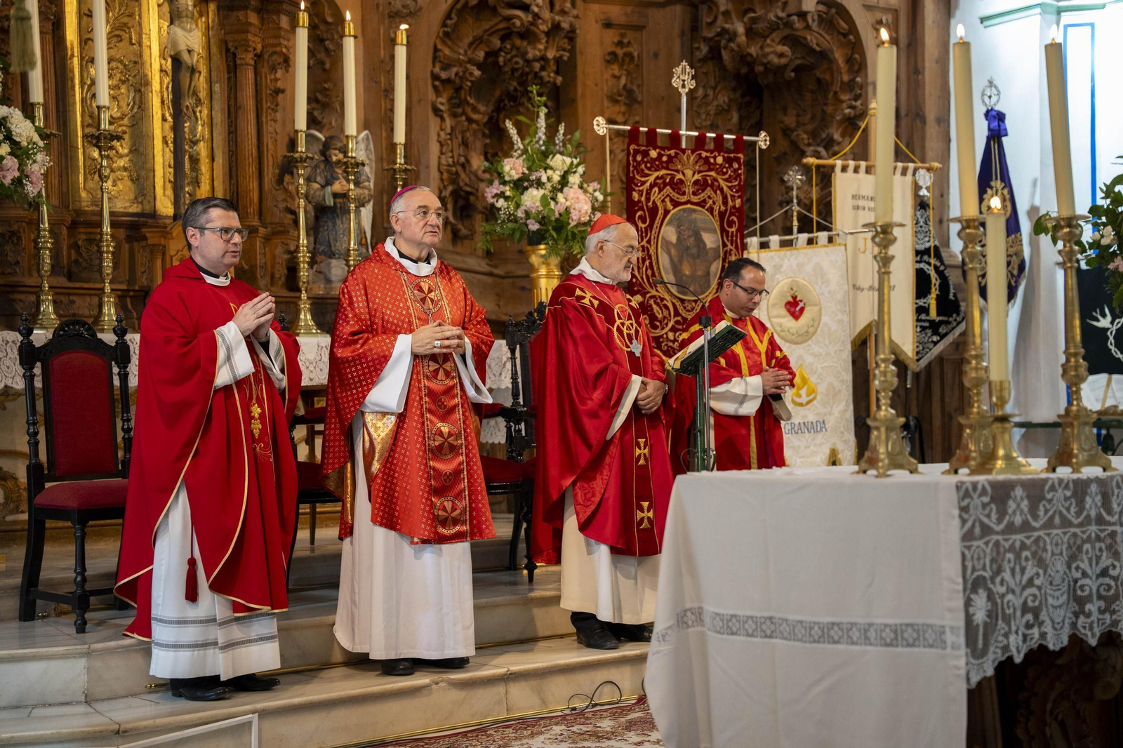Eucaristía y procesión de Exaltación de la Cruz en la localidad de Vélez-Rubio