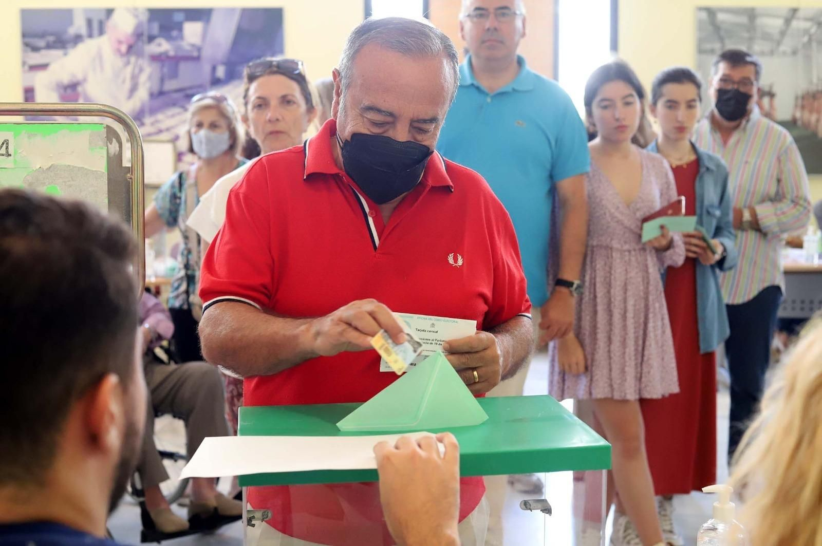 Elecciones Andalucía: Las primeras imágenes de las jornada en Huelva