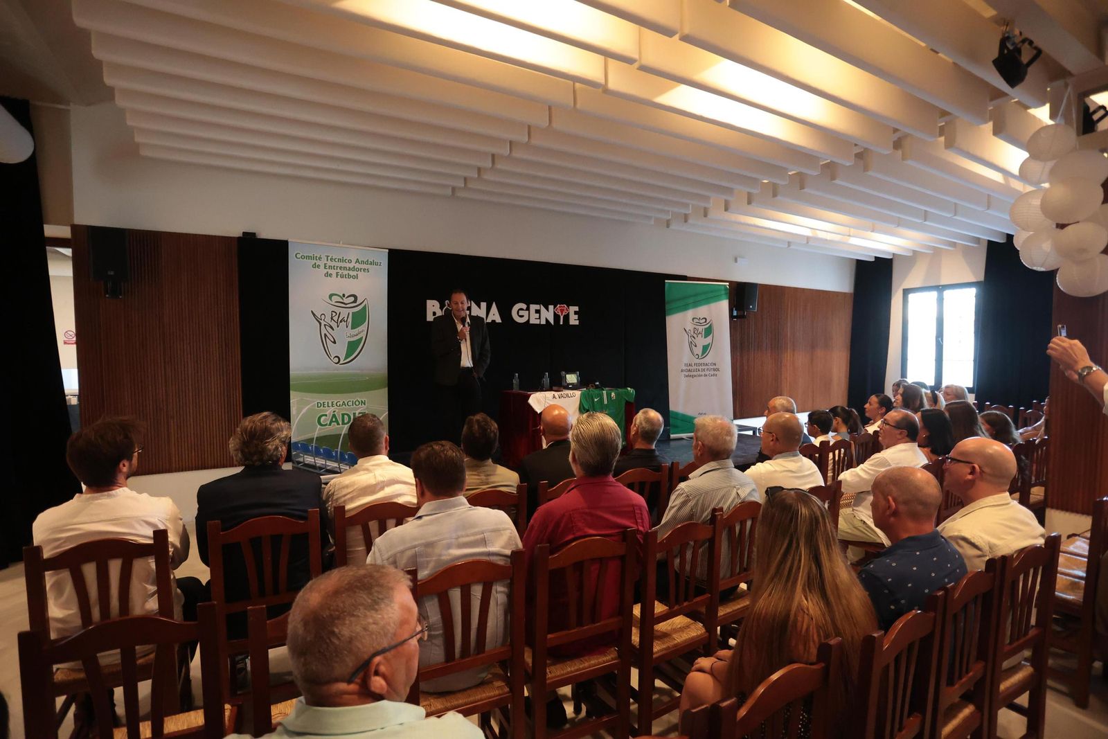 Los mejores momentos del homenaje a Antonio Vadillo