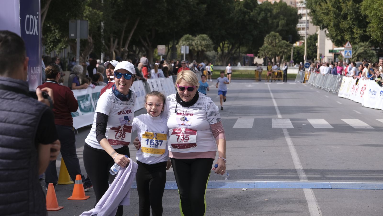 Imágenes de la Carrera de la Mujer 2023 en Almería