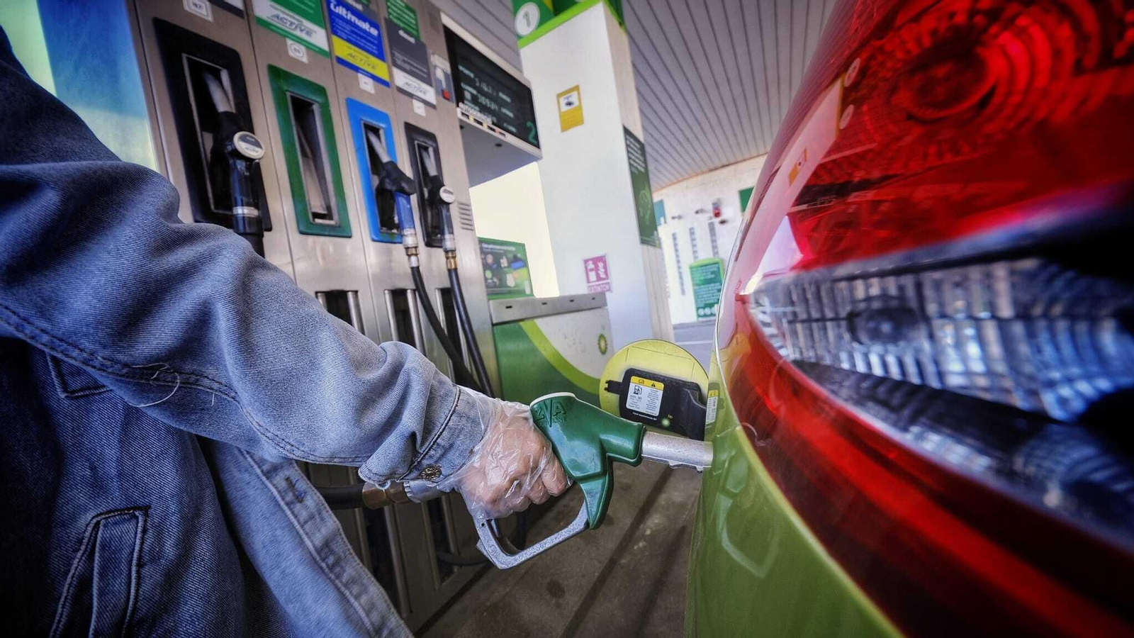 Una gasolinera gaditana en las primeras horas de la mañana de hoy.