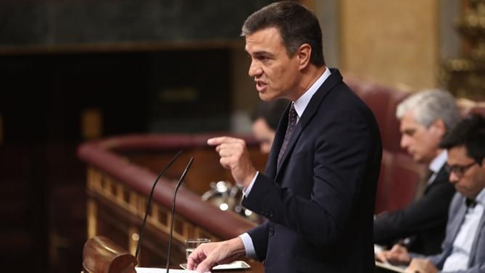 El presidente del Gobierno en funciones, Pedro Sánchez, durante su intervención en el Pleno del Congreso. El presidente del Gobierno en funciones, Pedro Sánchez, durante su intervención en el Pleno del Congreso.