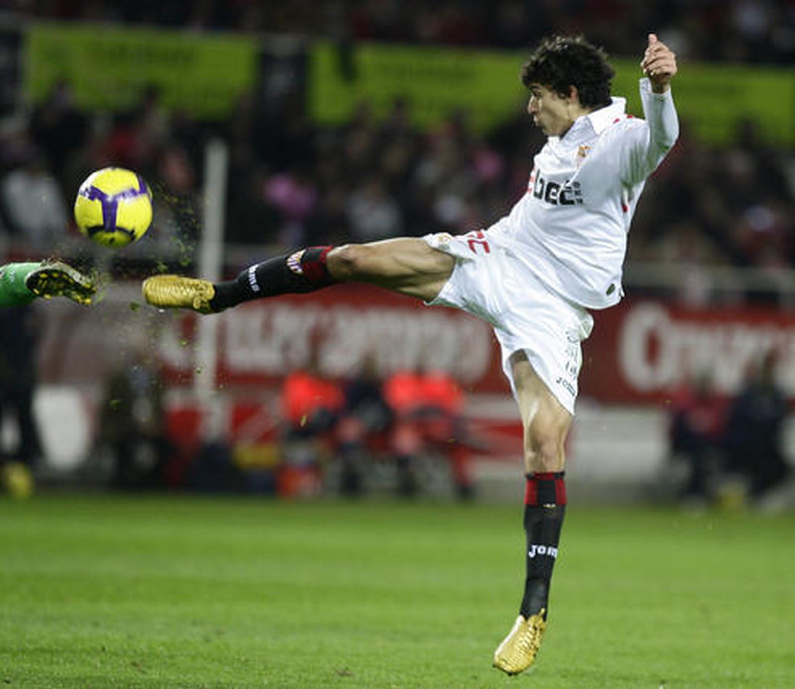 El Sevilla vuelve a ceder puntos en casa. / Antonio Pizarro