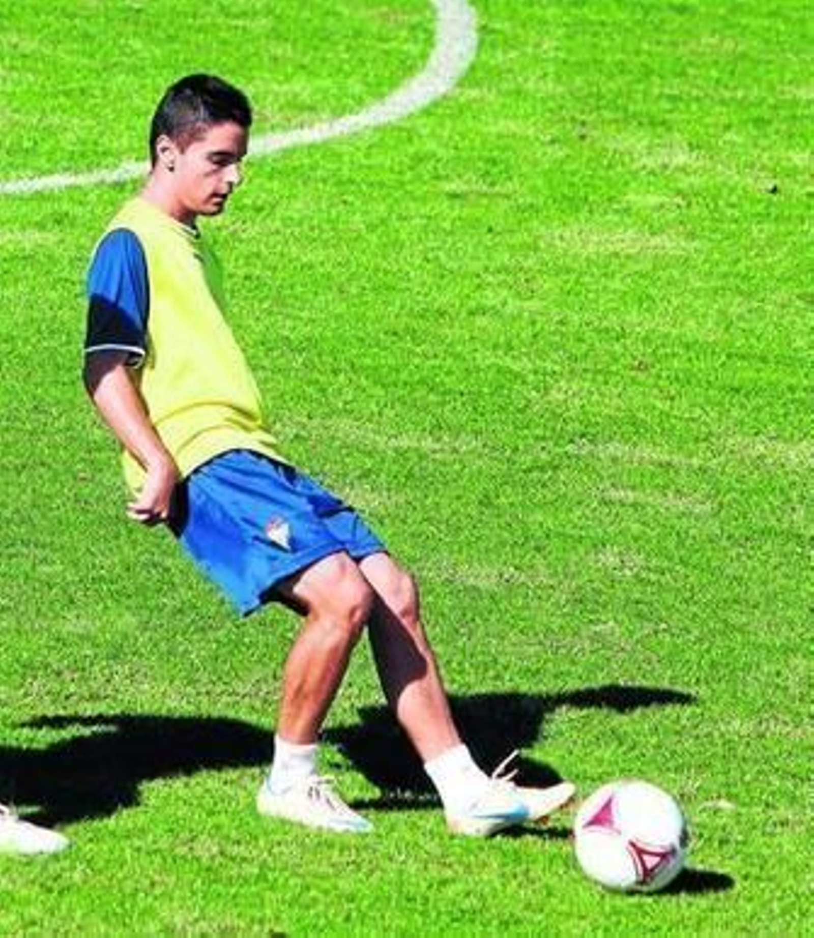 Tomás, con el balón en una sesión de trabajo.