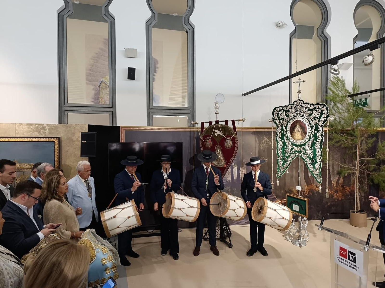 Inauguración de la exposición 'Otorga lo imposible' en Madrid.