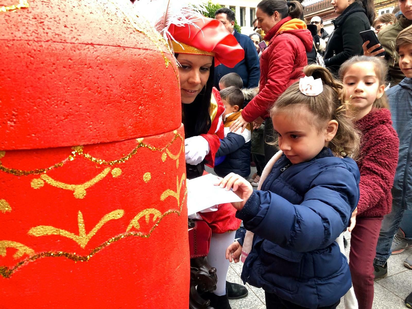 Entrega de cartas a los Reyes Magos en Nerva.