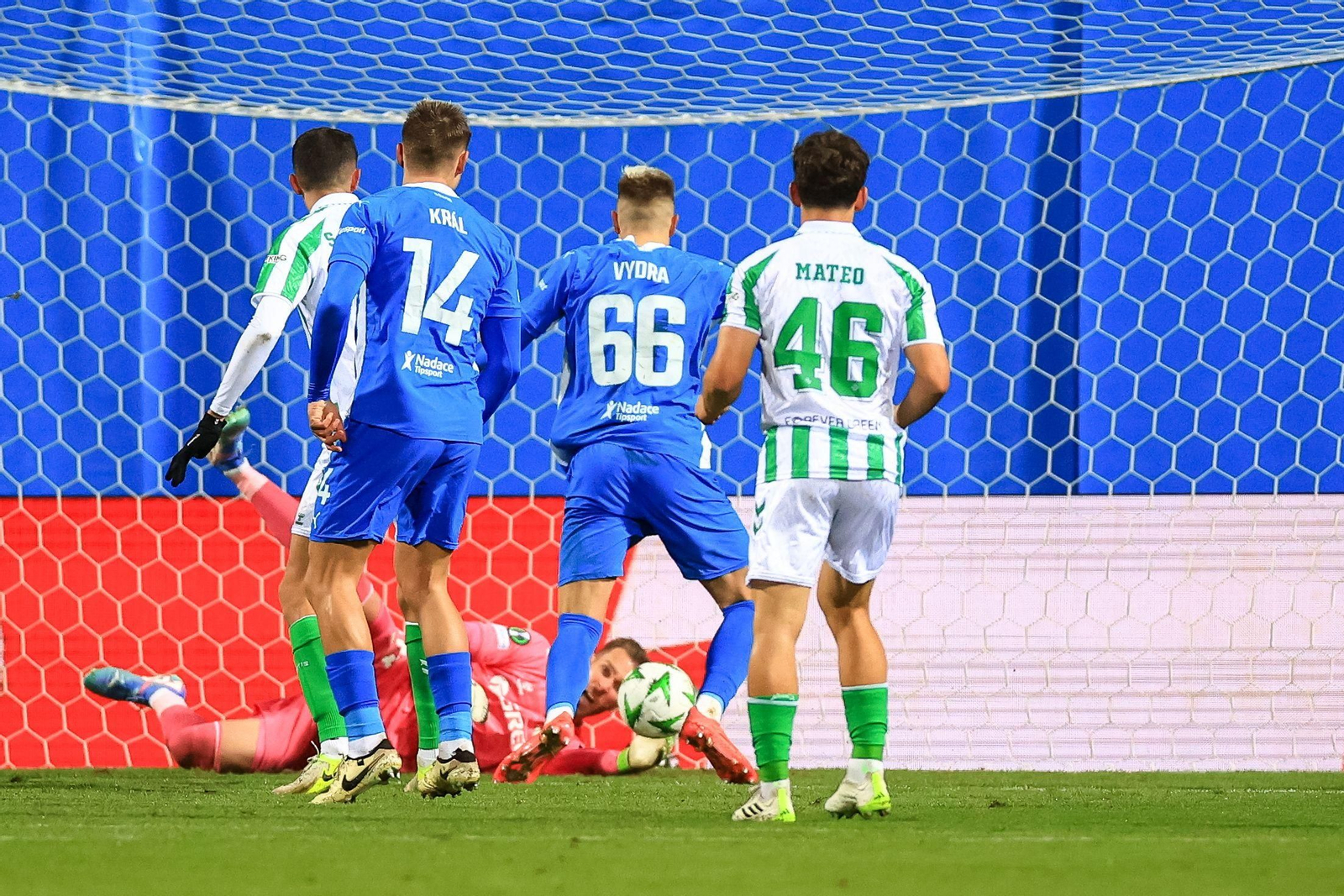 Las fotos del Mladá Boleslav - Betis de la Conference League
