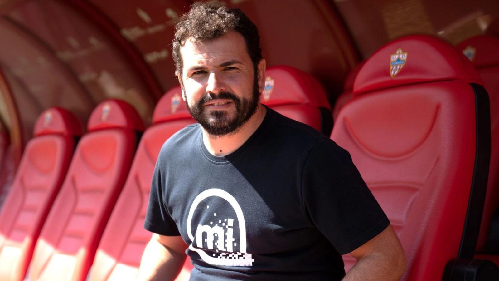 Rafilla Morales, en el banquillo del feudo rojiblanco.