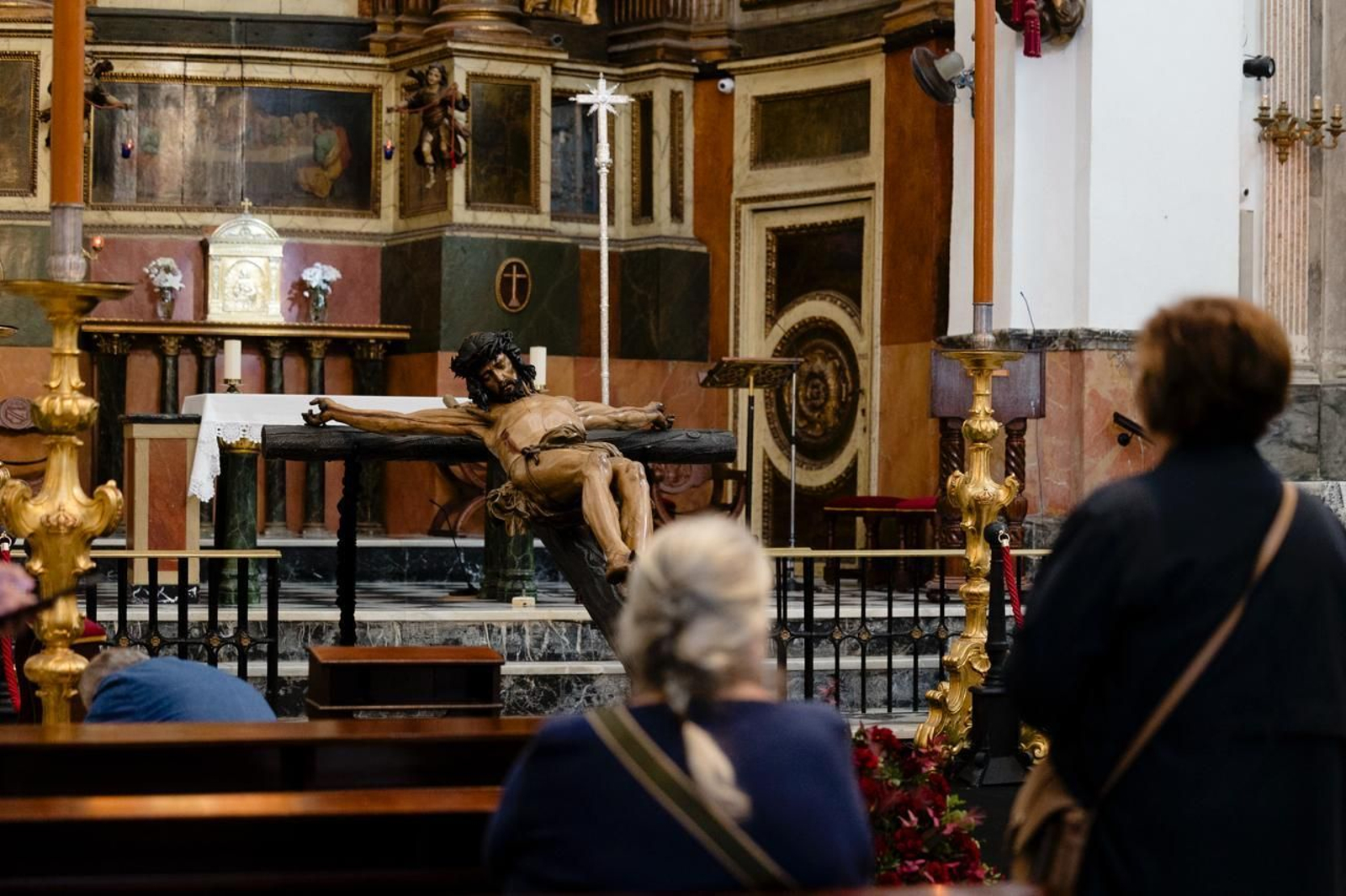 El Cristo de la Buena Muerte, el viernes a los pies del altar mayor de San Agustín