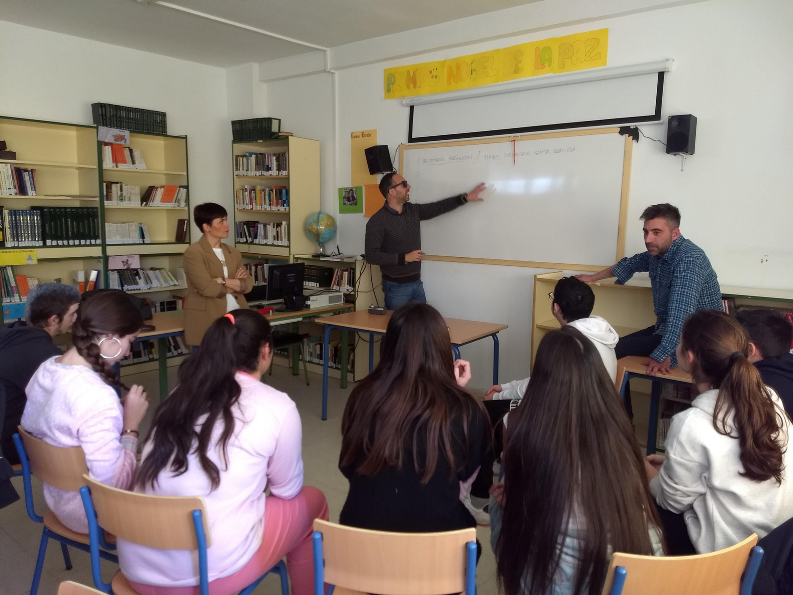 Los cuarteteros Morera y Mení ofrecen un taller de interpretación e improvisación a los alumnos del IES Blas Infante.