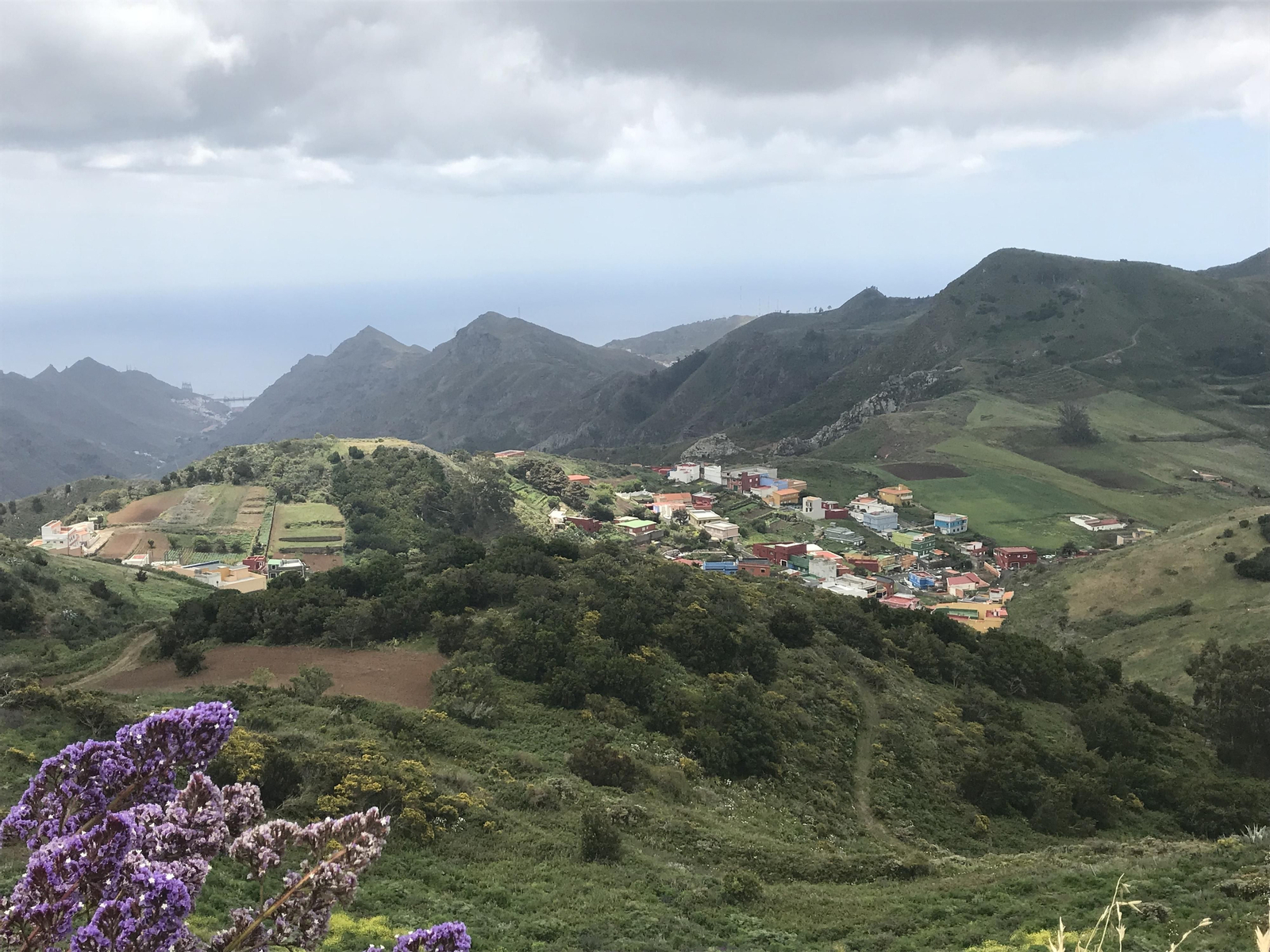 32. Las vistas en los miradores del Parque Rural de Anaga son espectaculares.