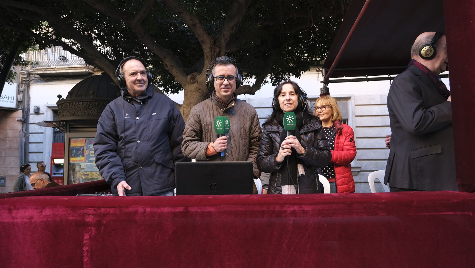 Procesión del Santo Entierro en Almería, en imágenes