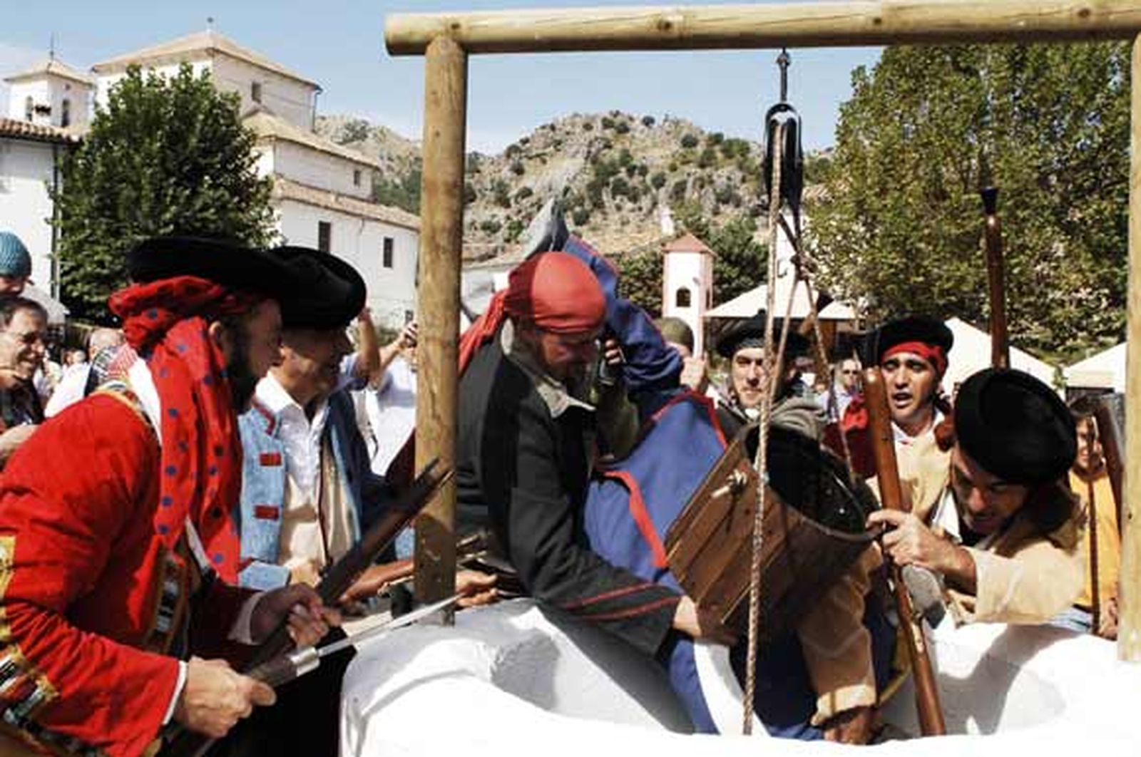 La recreación histórica en torno a la figura del Tempranillo logra abarrotar las calles del municipio serrano

Foto: Ramon Aguilar
