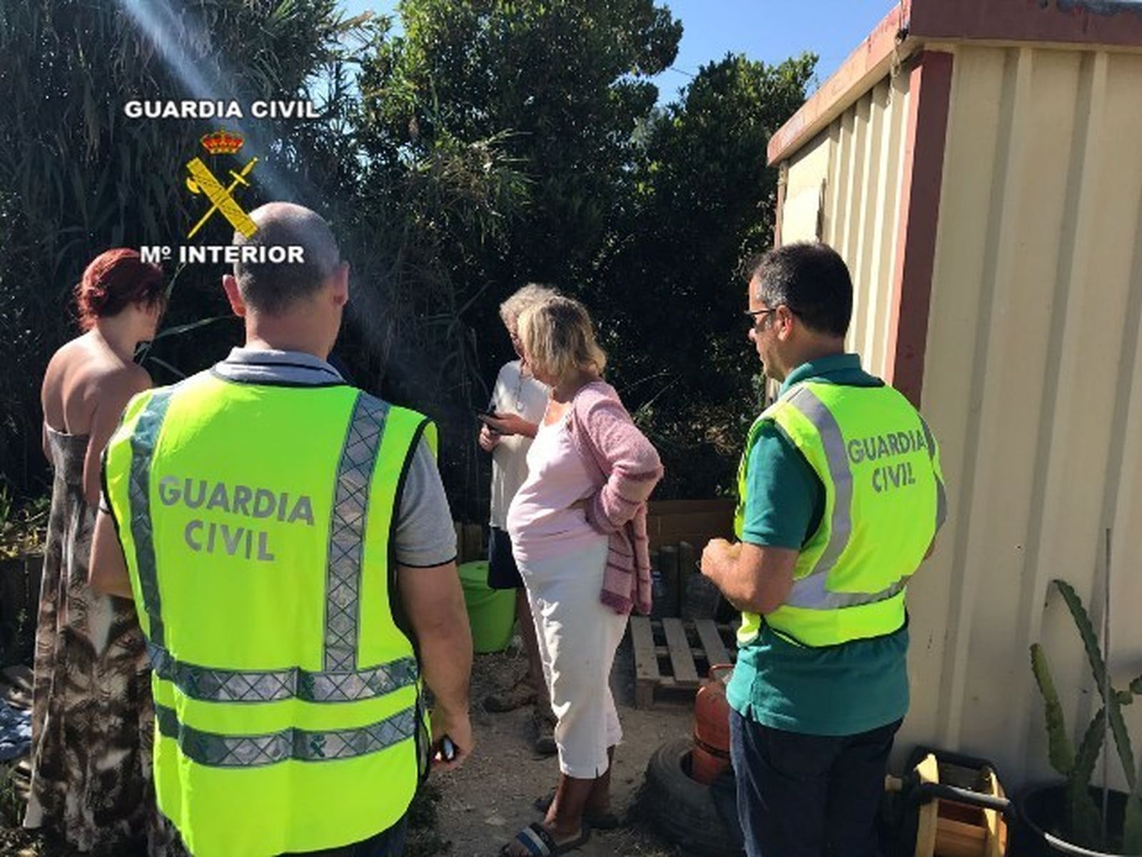 Agentes de la Guardia Civil, en la actuación.