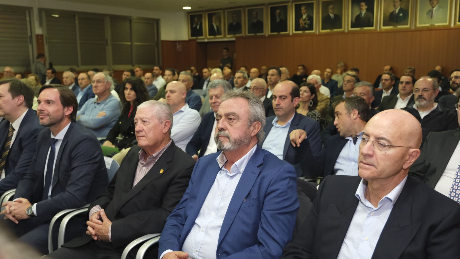 Imágenes de la conferencia de Alfonso Guerra en el Foro Empresarial de Asempal, en Almería