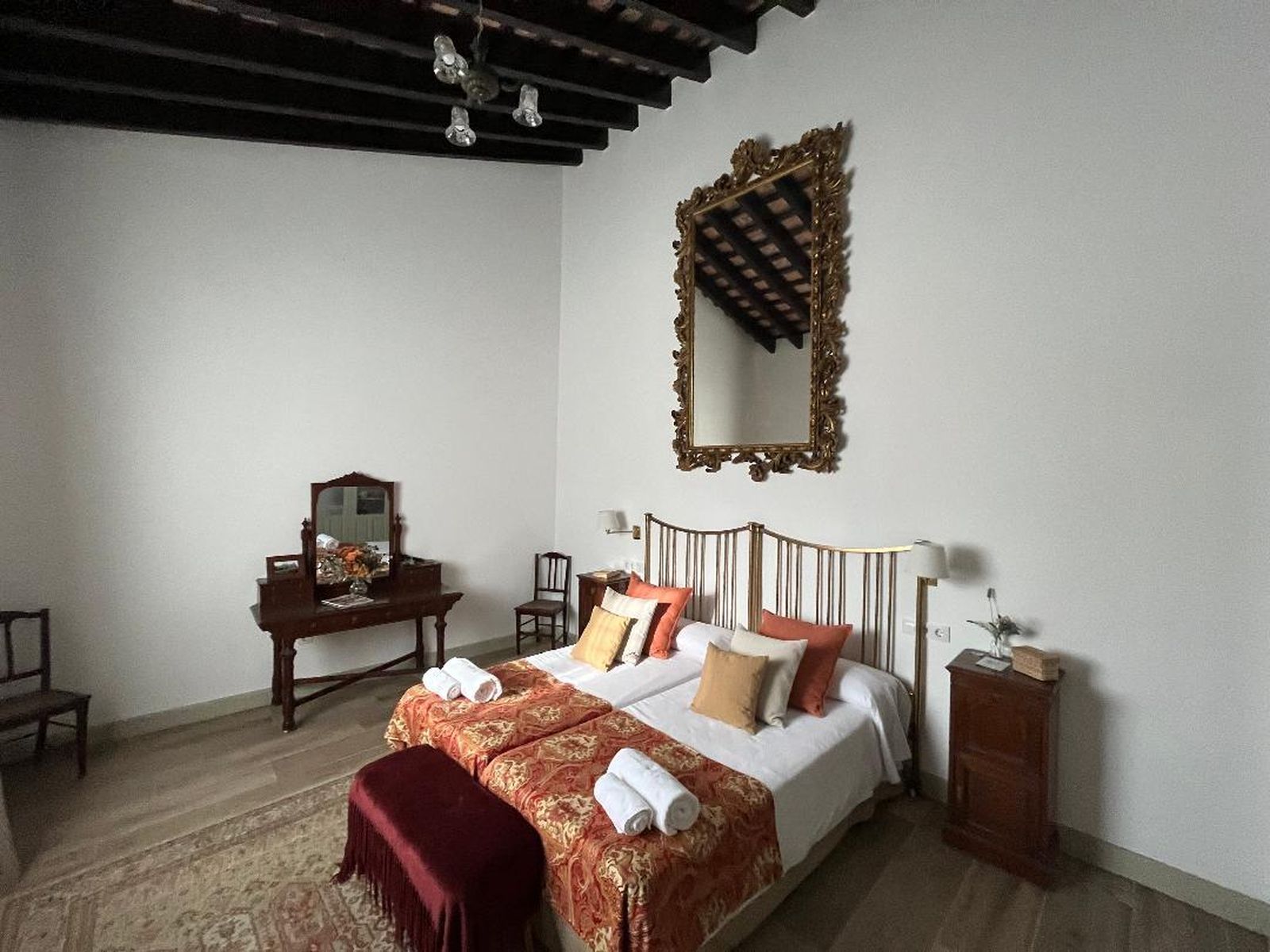 Las imágenes de un histórico cortijo en territorio de viñas y mostos