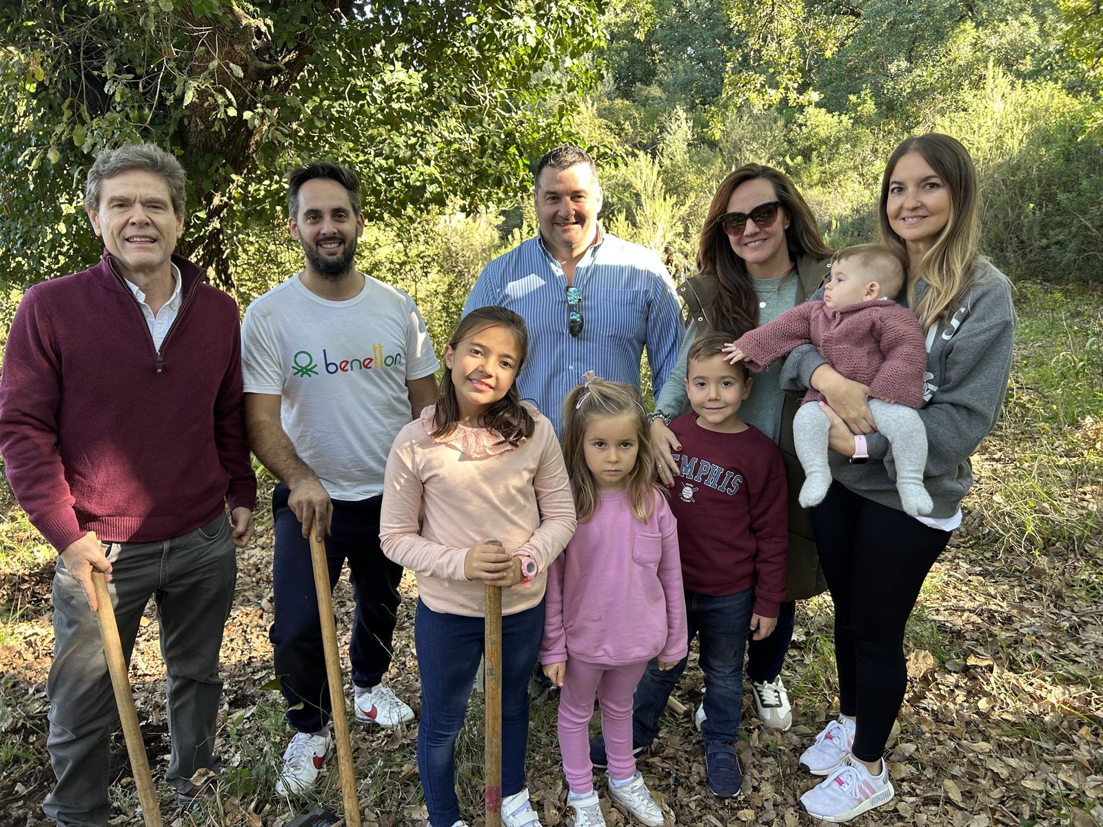 Jornada de reforestación en El Palancar por trabajadores de Acerinox, en imágenes