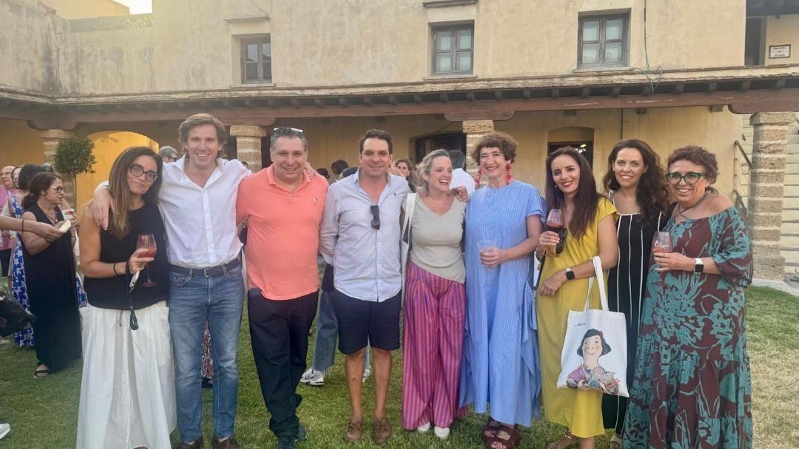Lorena Benot, Pablo Otero, Ismael Jiménez, Maite González, Eva Armisén, Lucía Benot, Belén González y Carmen Montes. Lorena Benot, Pablo Otero, Ismael Jiménez, Maite González, Eva Armisén, Lucía Benot, Belén González y Carmen Montes.