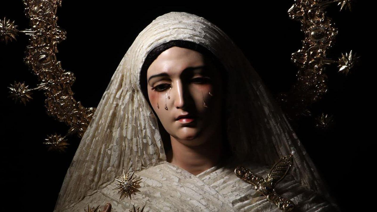 Primer plano de Nuestra Señora de la Salud