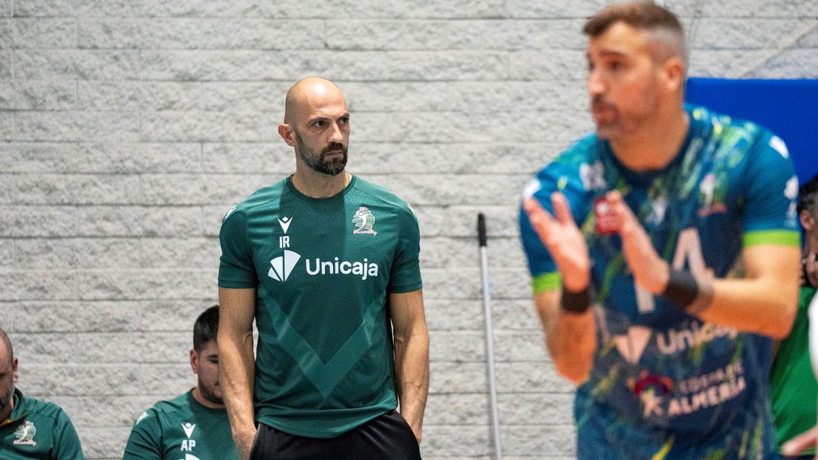 Israel Rodríguez, concentrado en el juego del equipo ahorrador.