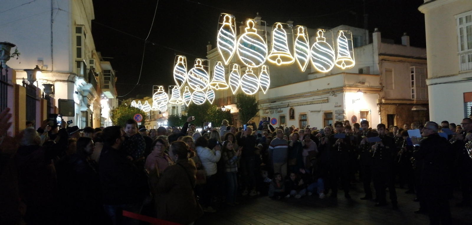 Las imágenes del encendido del alumbrado de Navidad en Puerto Real