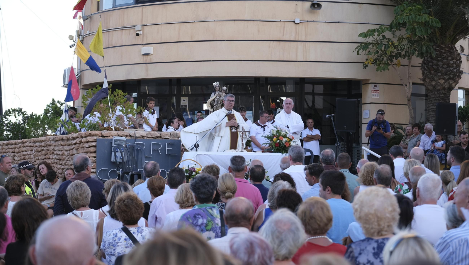 La procesión marítima de la Virgen del Carmen en Aguadulce, en imágenes