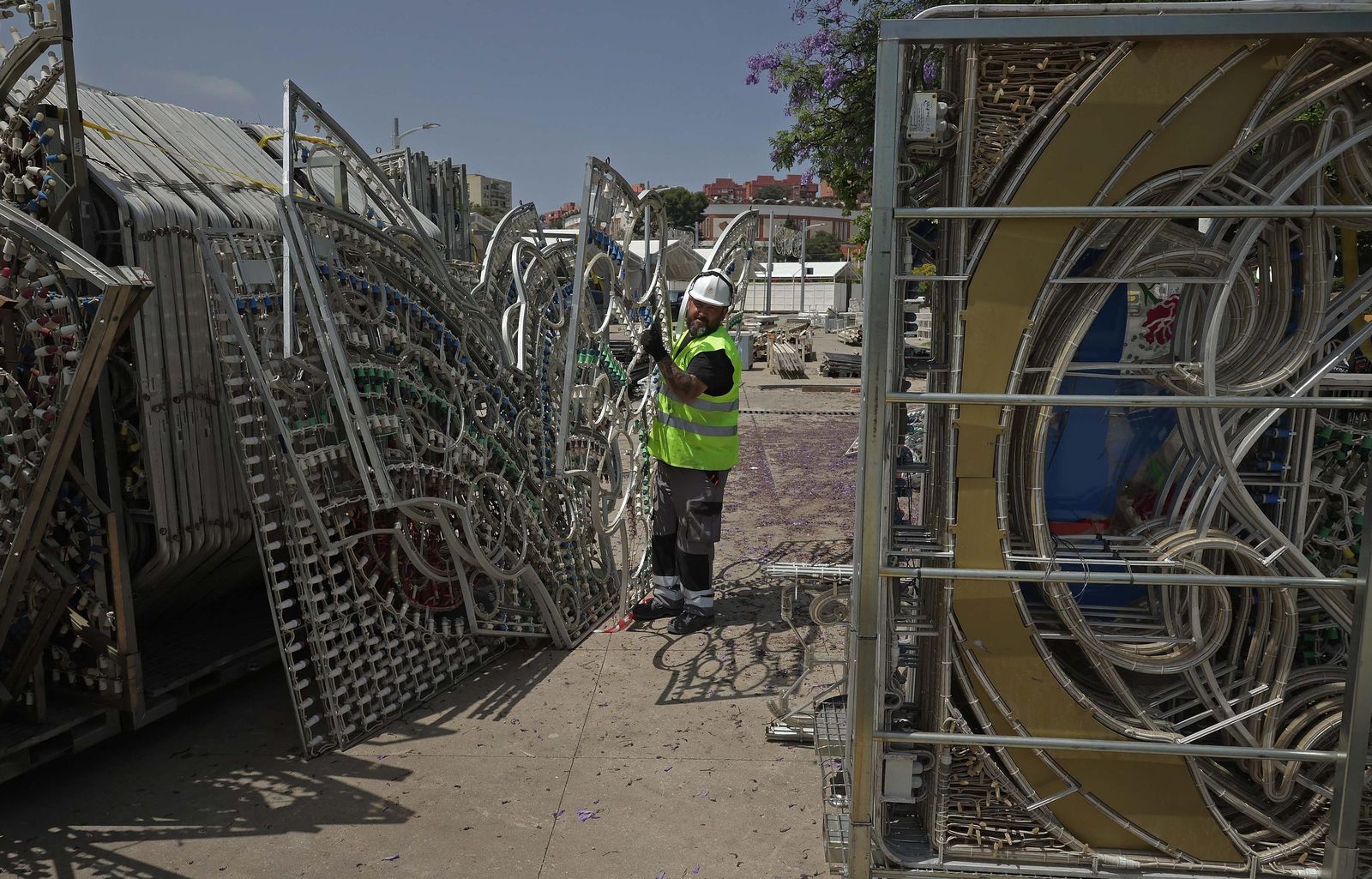 Fotos del montaje de la Feria Real de Algeciras 2025
