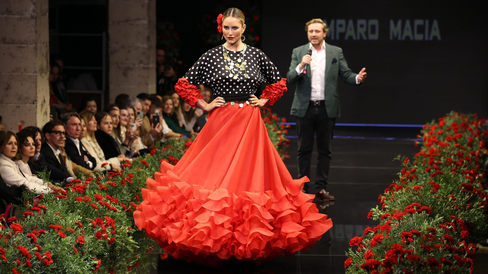 Desfile de Amparo Maciá en la Pasarela Flamenca Jerez Tio Pepe 2023