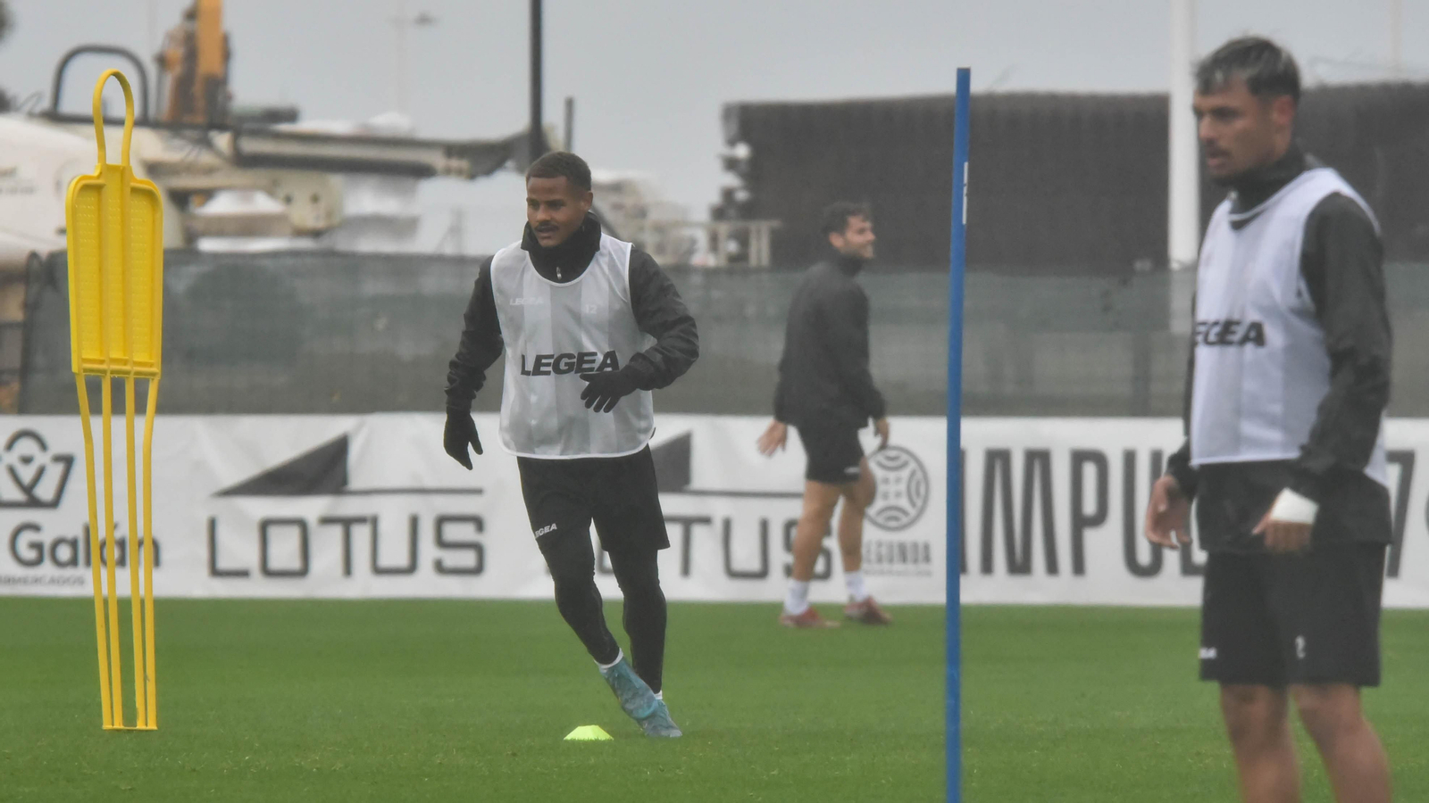 Las fotos del entrenamiento de la Balona bajo la lluvia Las fotos del entrenamiento de la Balona bajo la lluvia