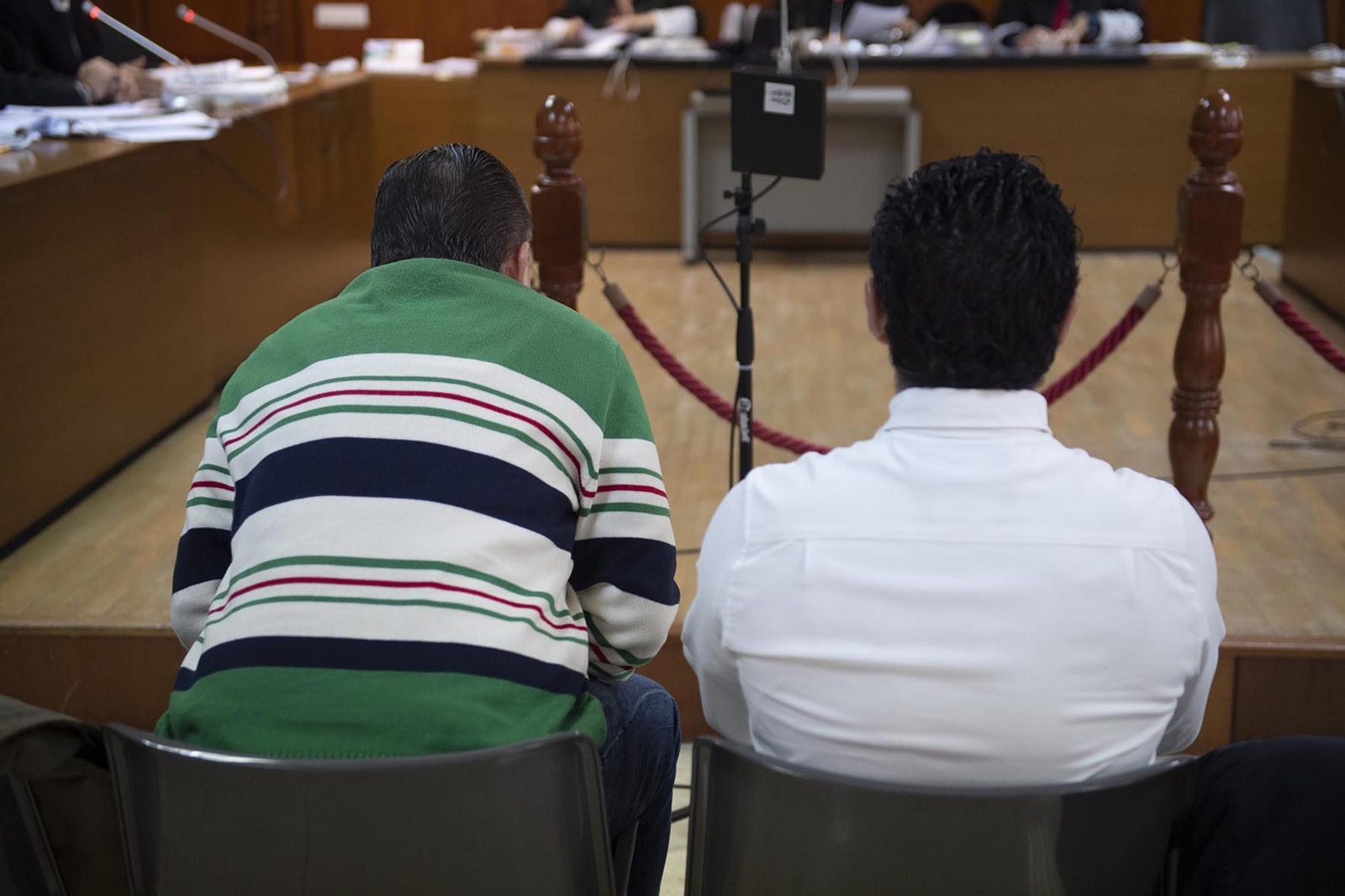 Los funcionarios de Puerto II sentados en el banquillo el pasado mes de enero.