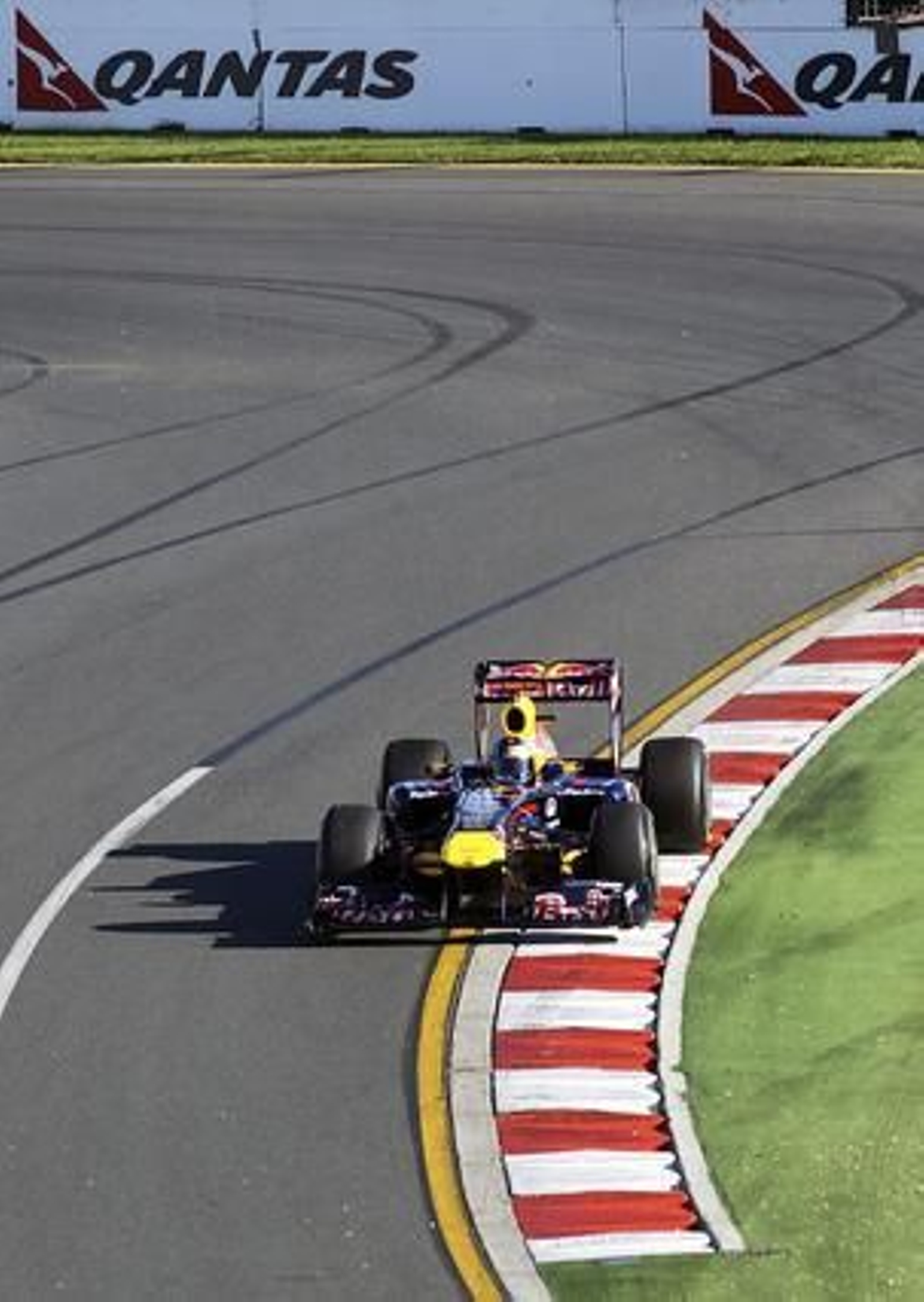 Vettel consigue su primera victoria en el Mundial de Fórmula 1.

Foto: EFE/ Reuters