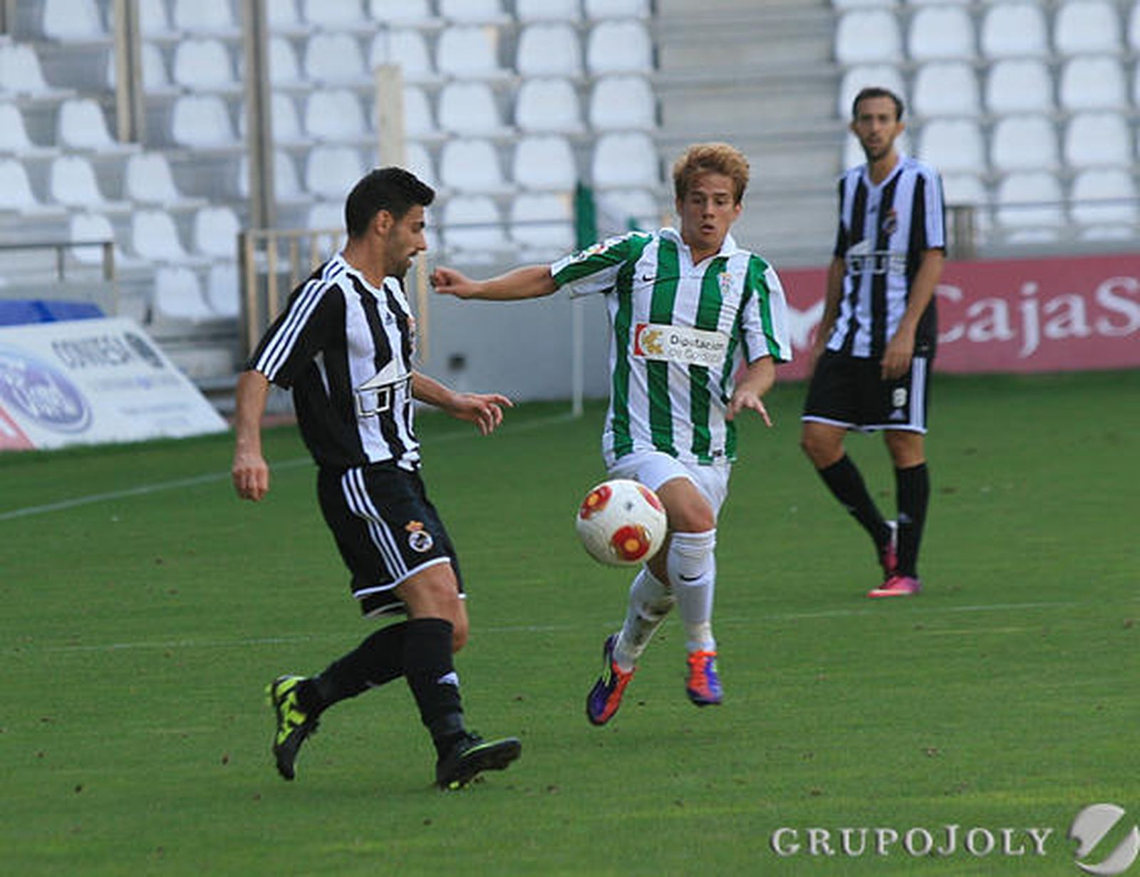Los linenses enlazan en Córdoba su segundo triunfo fuera de casa (1-2)

Foto: Oscar Barrionuevo
