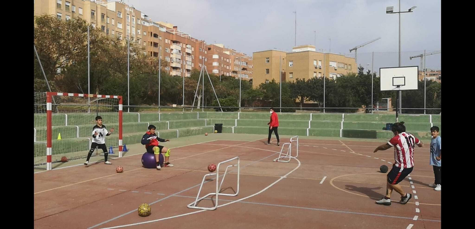 Fotogalería de los campus de Sporting Almería y Fútbol Indoor La Academia.