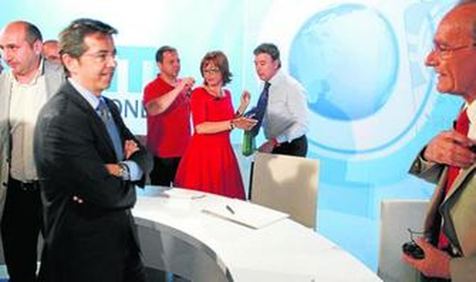 El triángulo de los bustos parlantes