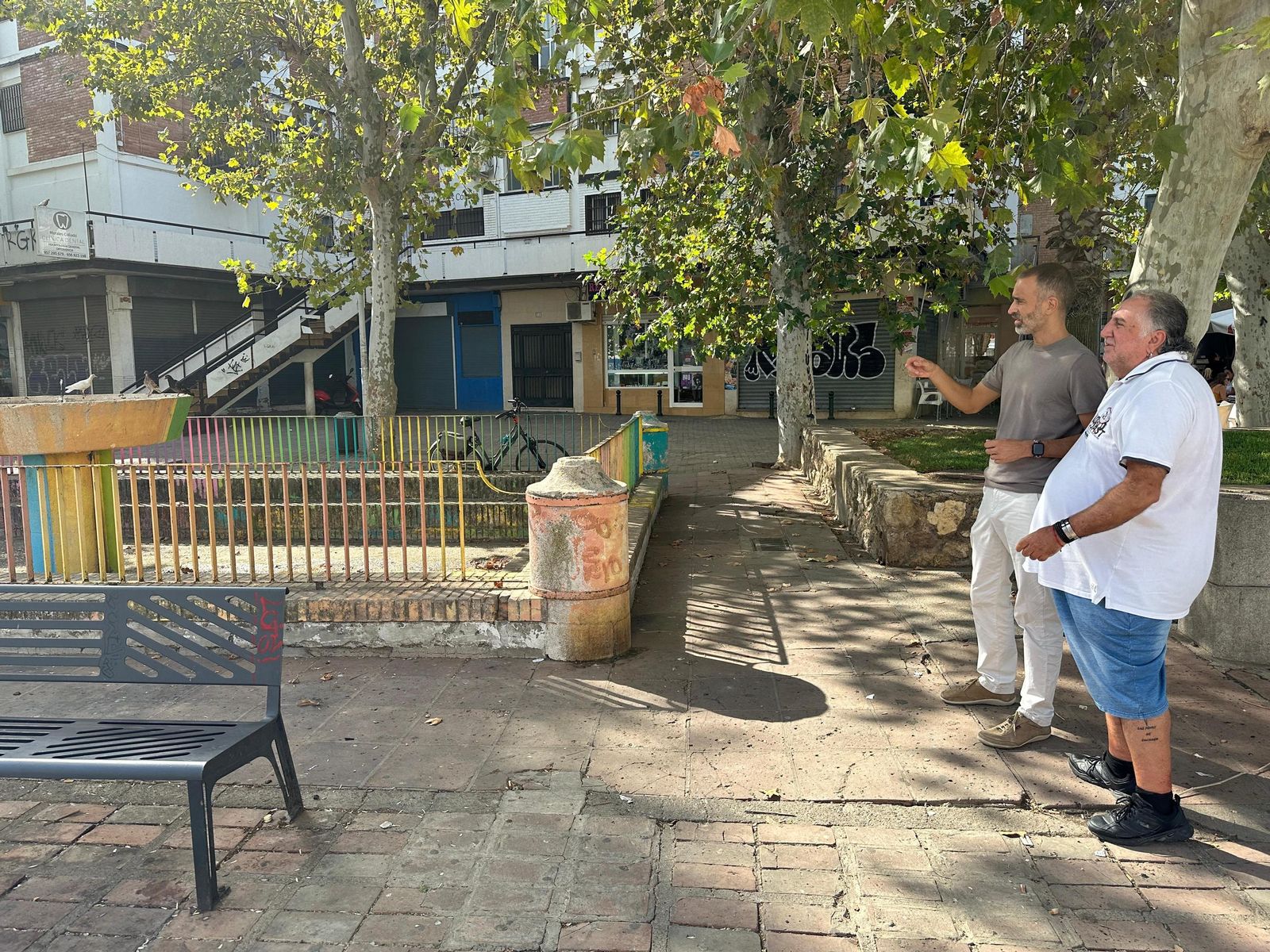 Ángel Ortiz visitando zonas del Distrito Sur.