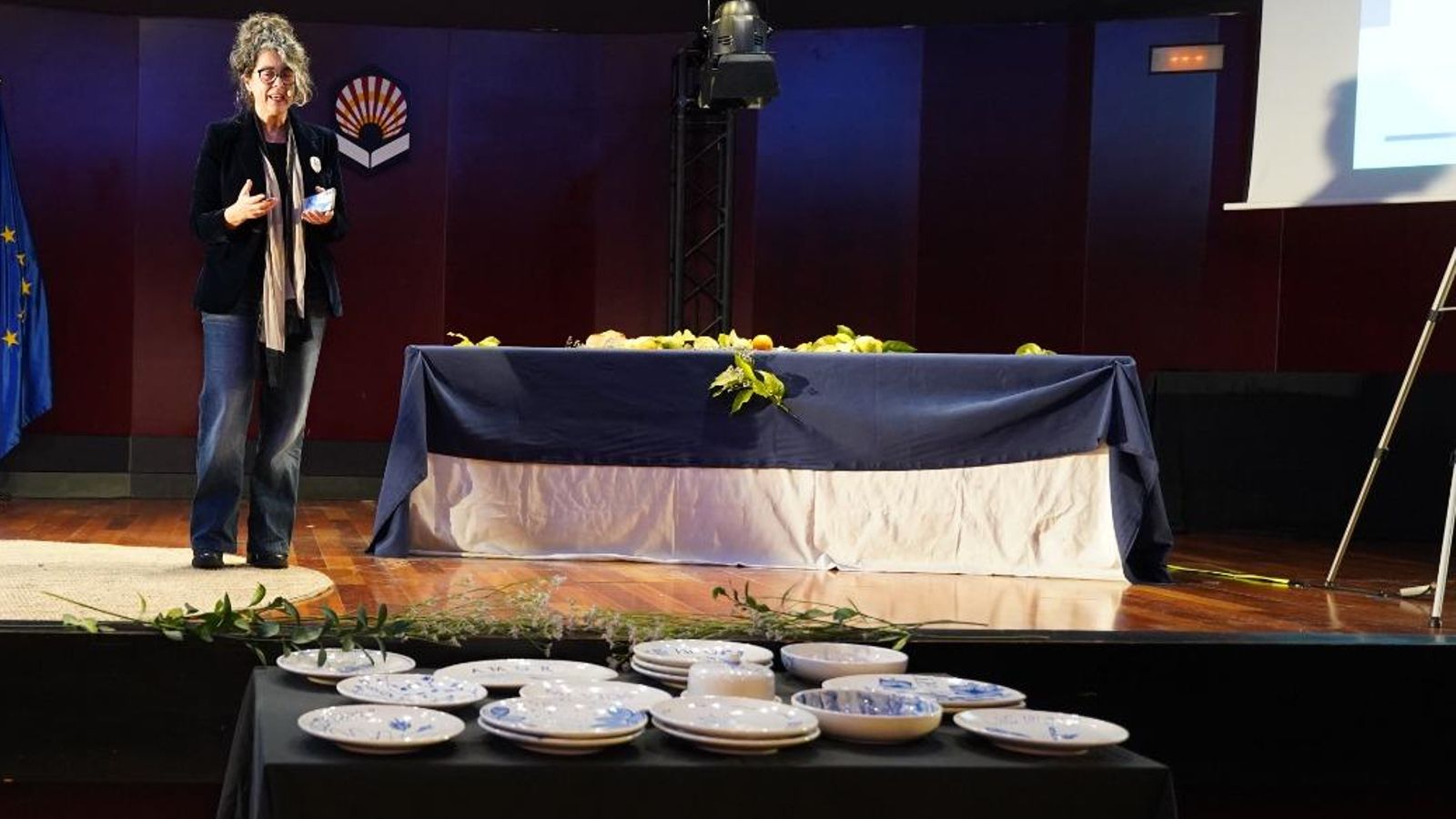 Nieves Galiot, en la presentación de la vajilla colectiva realizada en el taller La Mesa Tendida.