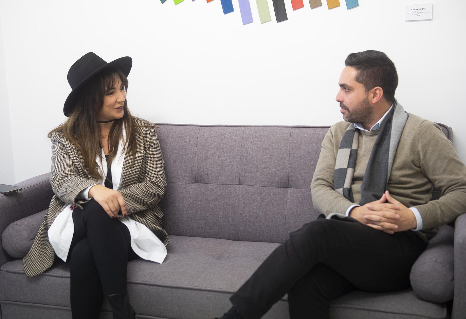 El vicepresidente de Cultura de la Diputación Provincial recibe a la artista Estíbaliz Núñez.