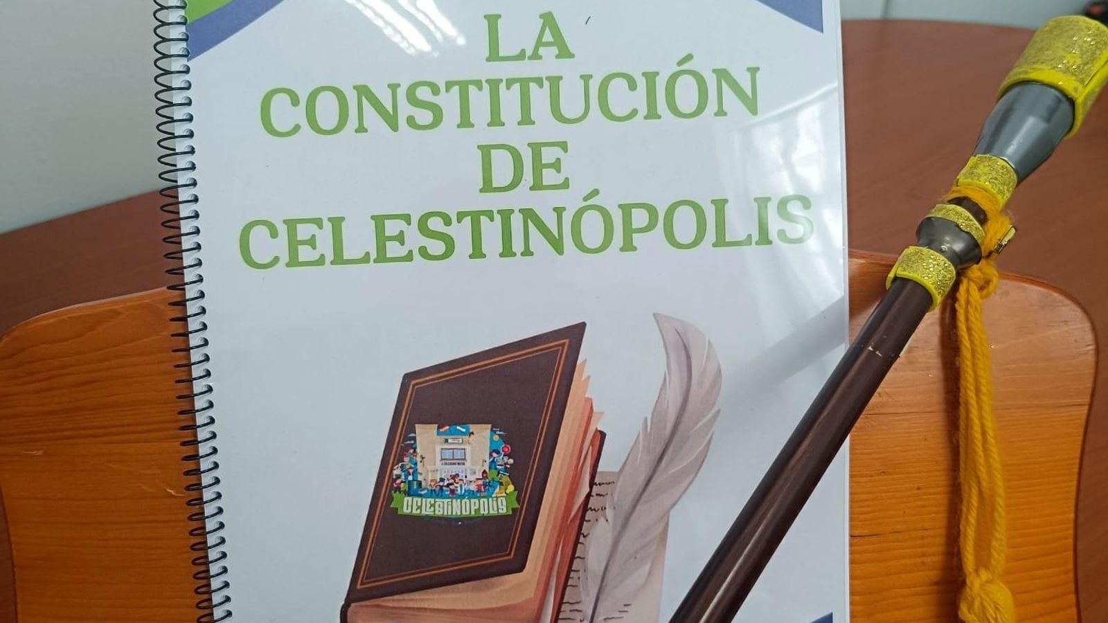 La Constitución de Celestinópolis consta de 21 artículos.