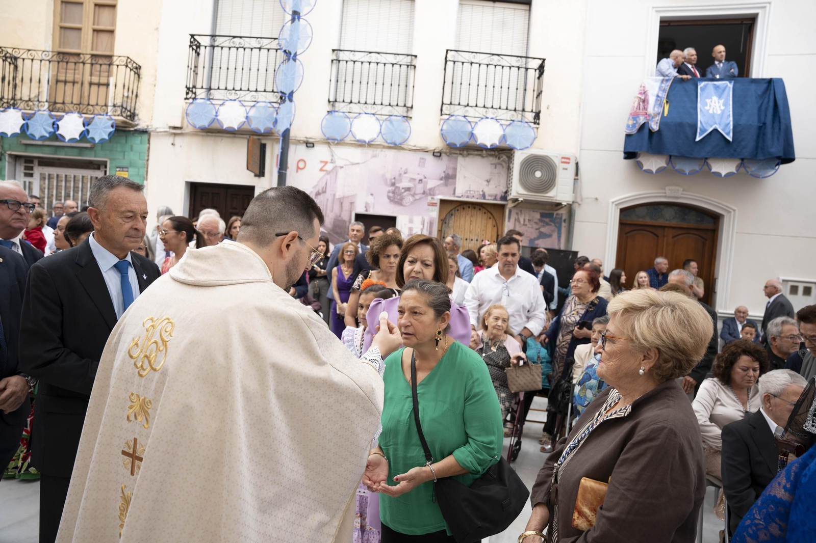 Las imágenes de la misa y procesión en Macael por las fiestas en honor a Nuestra Señora del Rosario