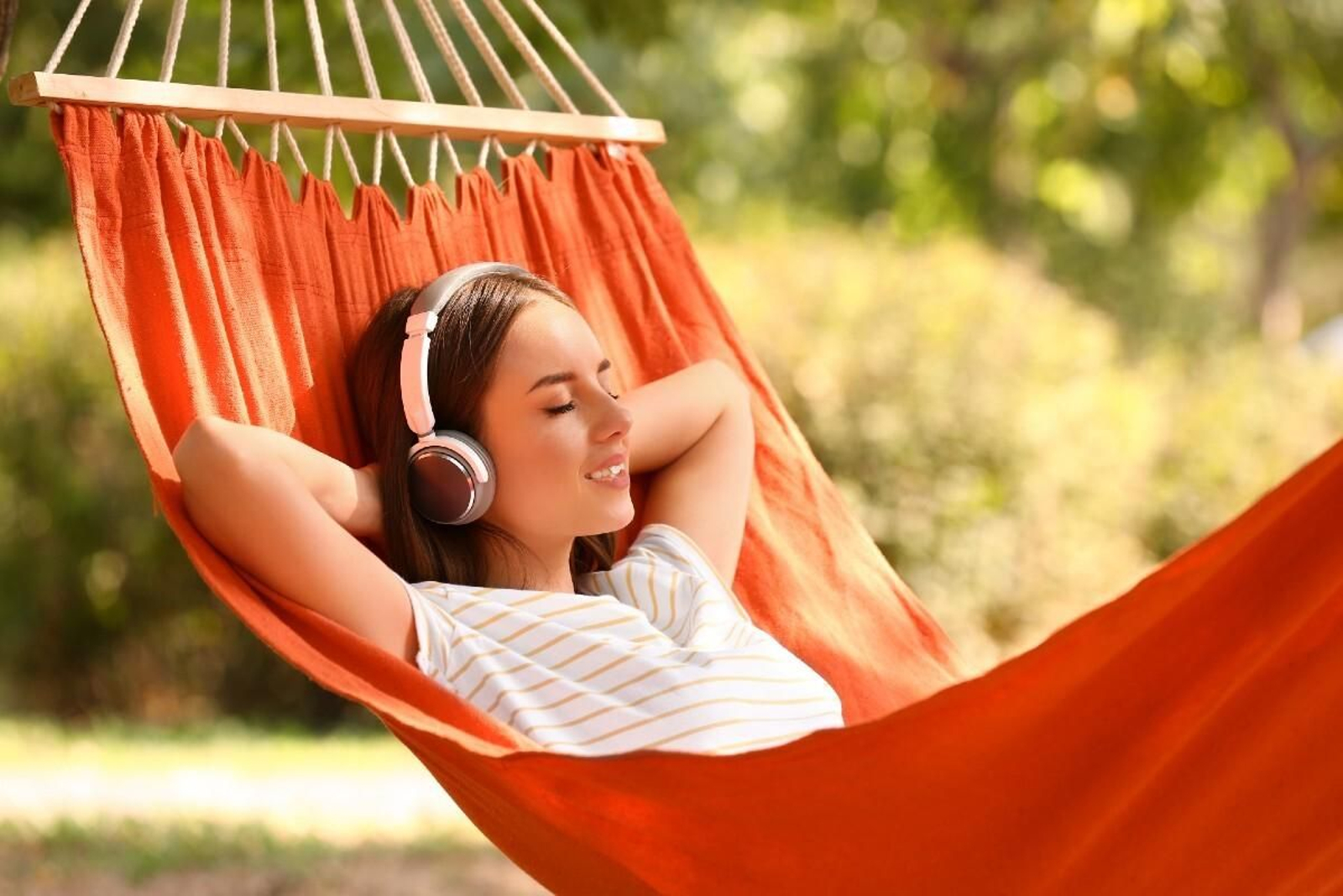 Esta es la hamaca de Leroy Merlin que va a darle el toque final a tu jardín ¡y ahora con un 30% de descuento!