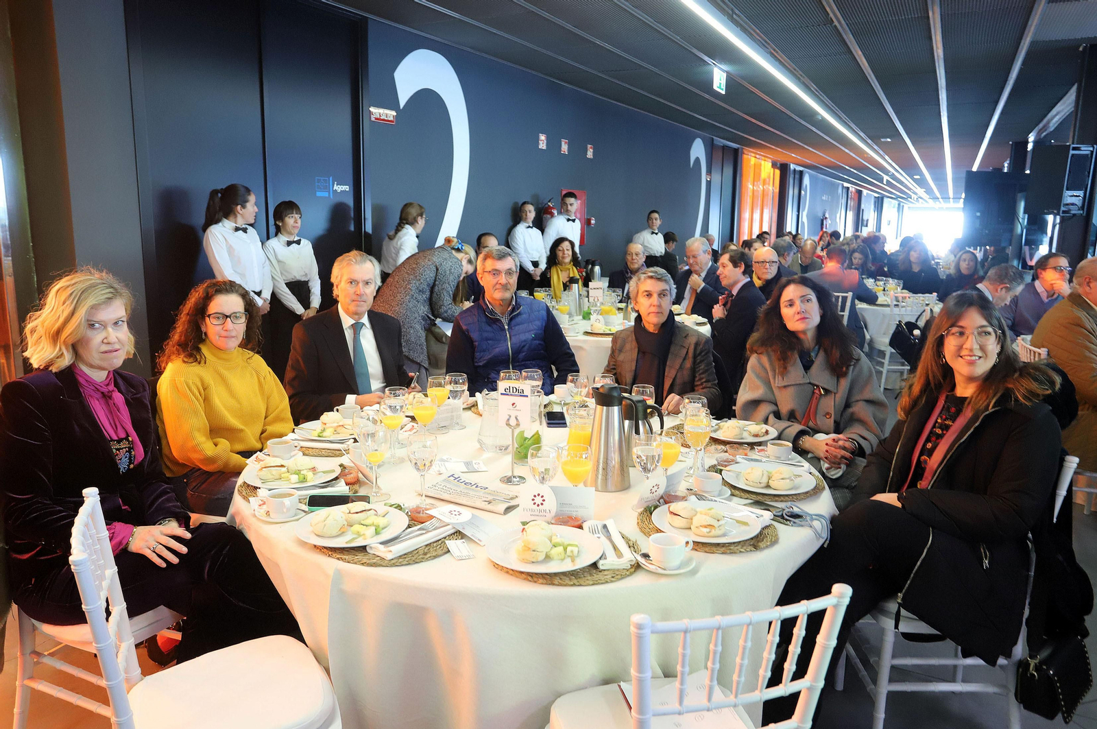 Imágenes del desayuno-coloquio con Antonio Sanz en el Foro Joly Andalucía celebrado en la Lonja de la Innovación del Puerto de Huelva