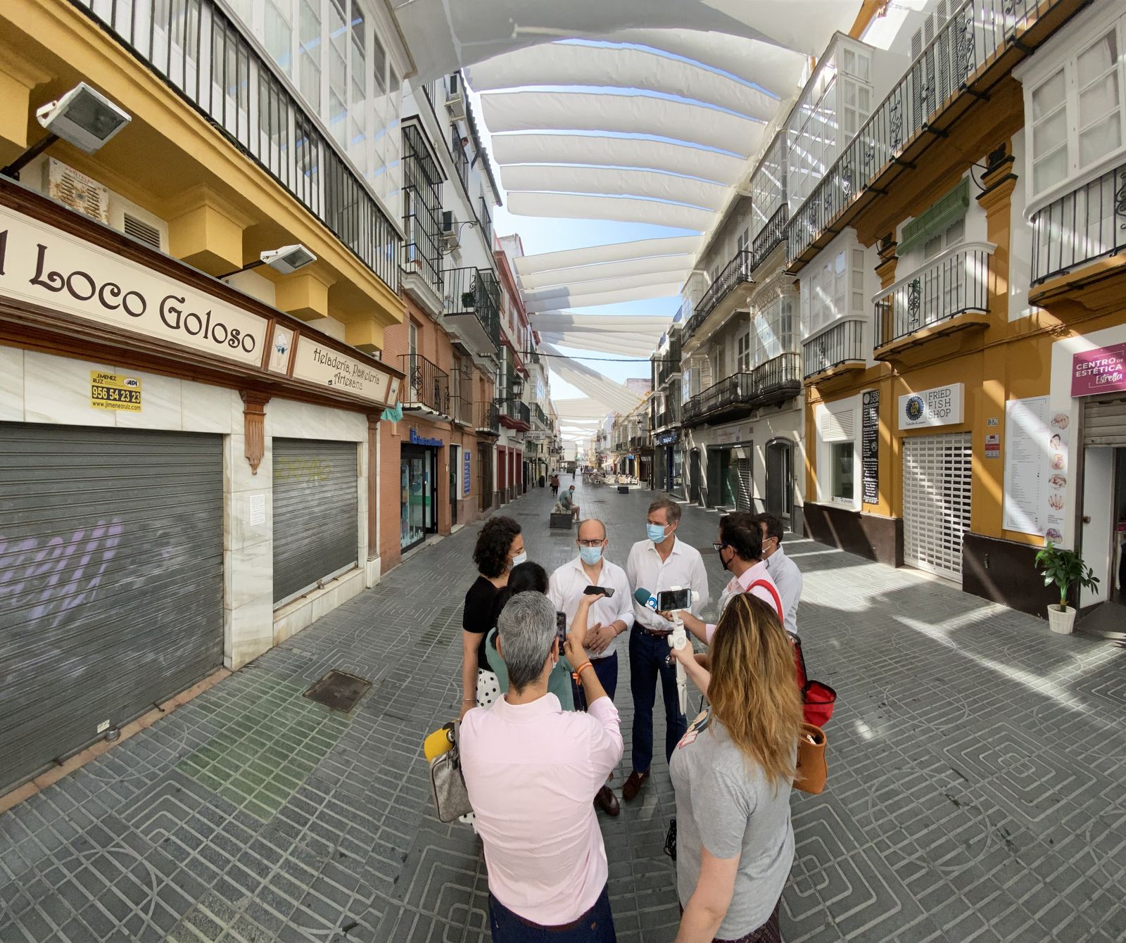 Los responsables del PP, durante su visita a la ciudad este lunes.