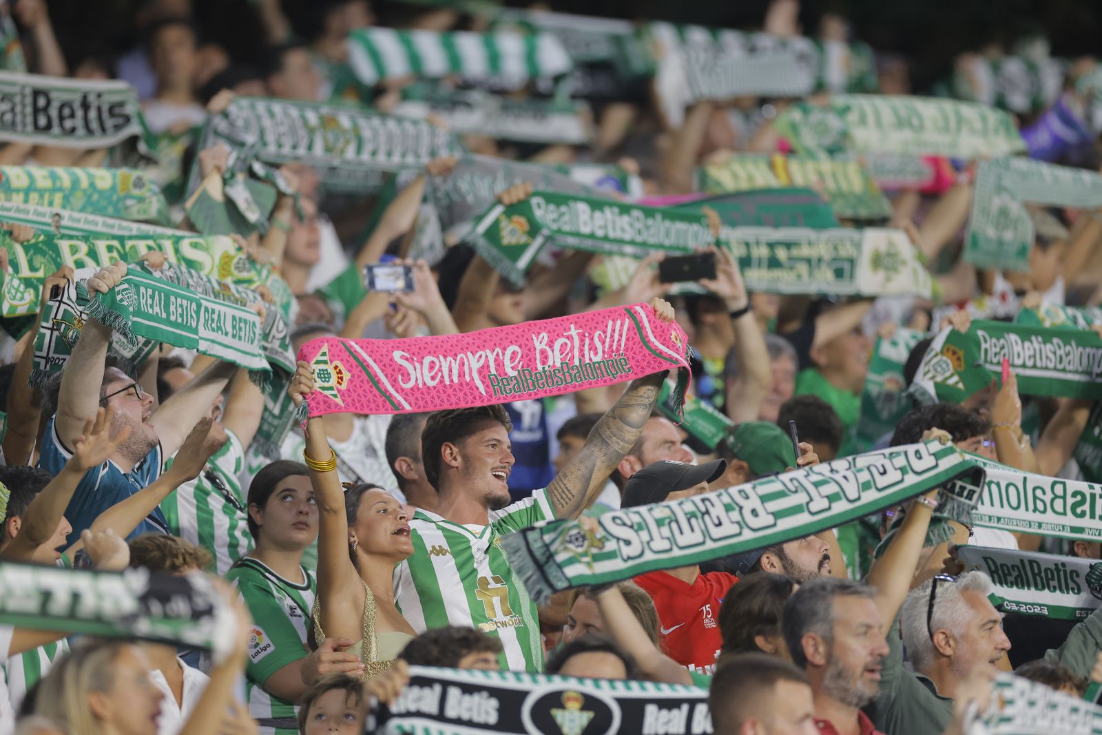 Búscate en las fotos del Betis-Atlético de Madrid