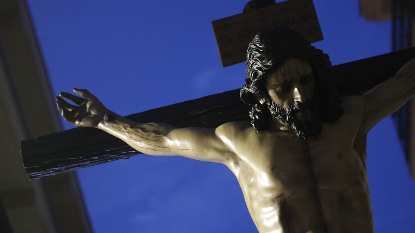 Fotos del Lunes Santo en La Línea: Cristo de la Esperanza y María Santísima de la Concepción (Silencio)