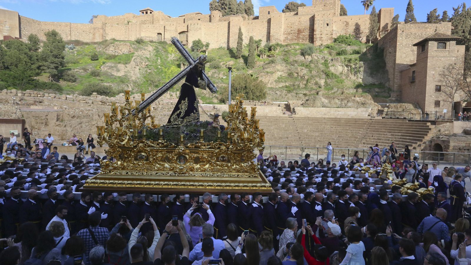 El Rico, con la Alcazaba y el Teatro Romano de fondo.