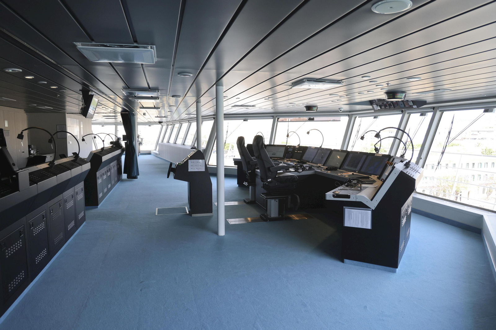 Así es el nuevo ferry ‘Rusadir’ que ha presentado Baleària en el puerto de Málaga.