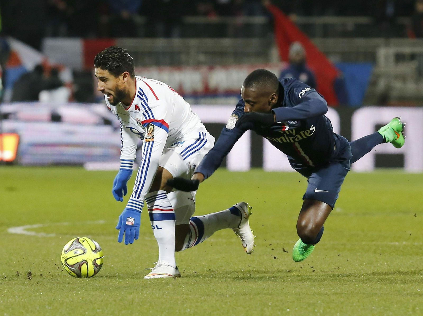 Fekir, deshaciéndose de Matuidi